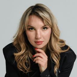 Екатерина Загуменнова