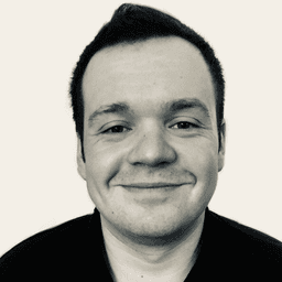 Руслан Ларин