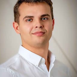 Антон Коновалов